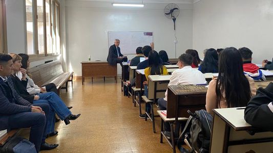 Alberto Fernández ofició una clase en la UBA y sigue sin agenda oficial