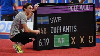 Armand Duplantis es récord mundial: el impresionante salto con garrocha que lo ubica en la historia del deporte