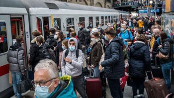 Europa se enfrente a una nueva ola de coronavirus: ¿aislar a los no vacunados es la solución?