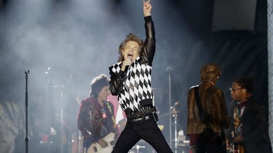 Mick Jagger regresó a pura energía a los escenarios tras operarse del corazón