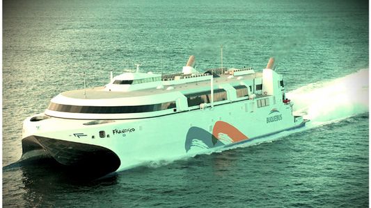 ¡Insólito! El ferry del Papa Francisco chocó contra un muelle