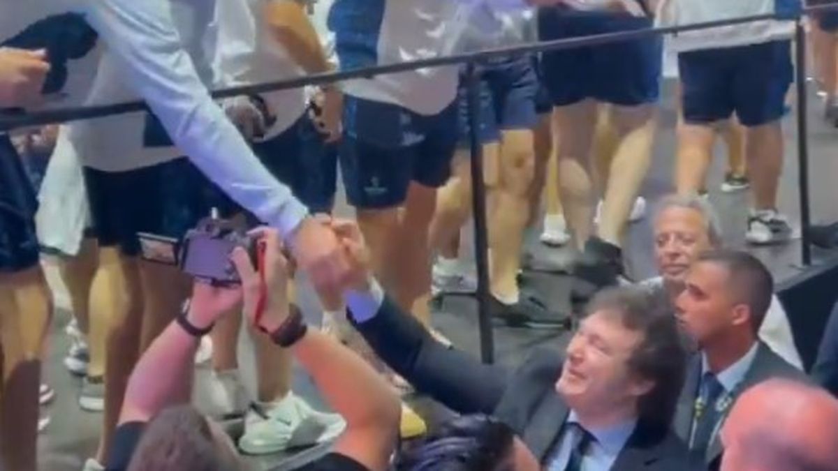 Javier Milei fue a la inauguración de los Juegos Macabeos Panamericanos y saludó a los deportistas. (Captura)