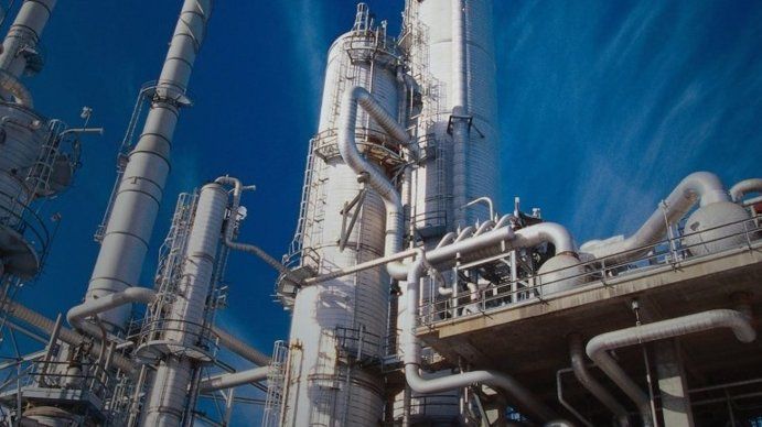 La industria química creció en enero un 5% en ventas, pero la producción cayó 11%