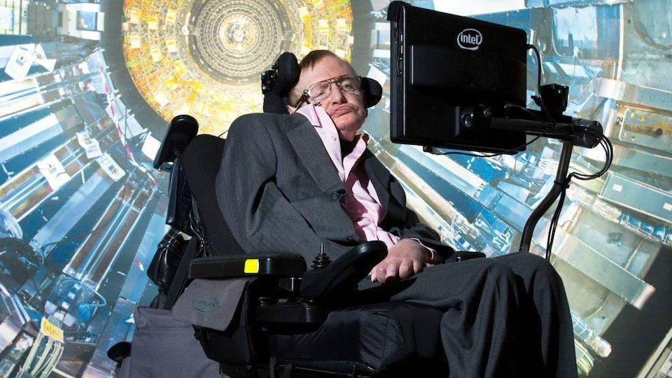 Como un gesto en la lucha contra el COVID-19, la familia de Stephen Hawking donó el respirador que utilizaba el científico