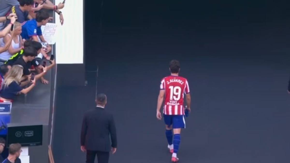 La misteriosa ausencia de Juli&aacute;n &Aacute;lvarez que reaviv&oacute; el conflicto con el Atl&eacute;tico