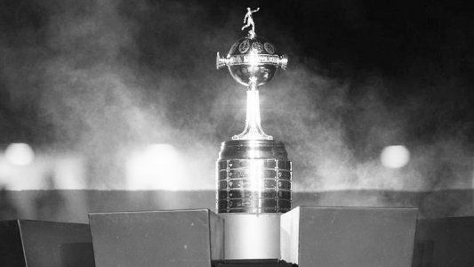 La CONMEBOL planea que la Libertadores vuelva el 15 de septiembre y la Sudamericana el 25 de octubre, aunque la AFA no está contenta