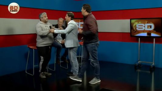 Alberto Raimundi y Gastón Sessa casi terminan a las piñas al aire