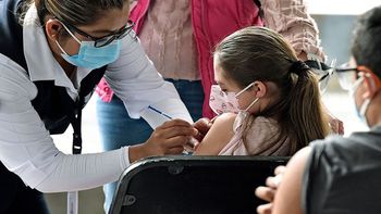 Pfizer pide a la FDA autorización para aplicar la vacuna a menores de 5 años ( Foto: Archivo)