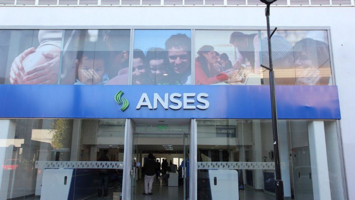 Jubilaciones, Pensiones, AUH, AUE: Quiénes cobran hoy 10 de mayo 2021