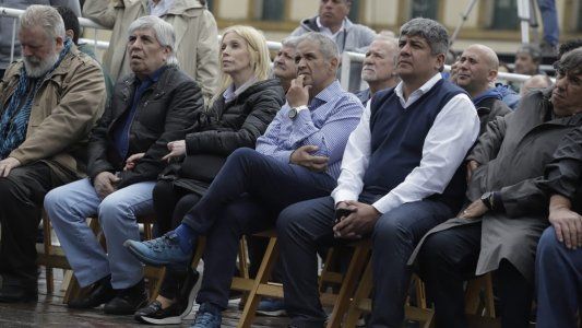 El frente sindical de Moyano encabezó una misa en Luján por pan, paz y trabajo junto a intendentes peronistas y movimientos sociales