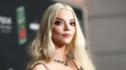 Anya Taylor-Joy es furor con el estreno de El abismo secreto, la película más esperada del streaming