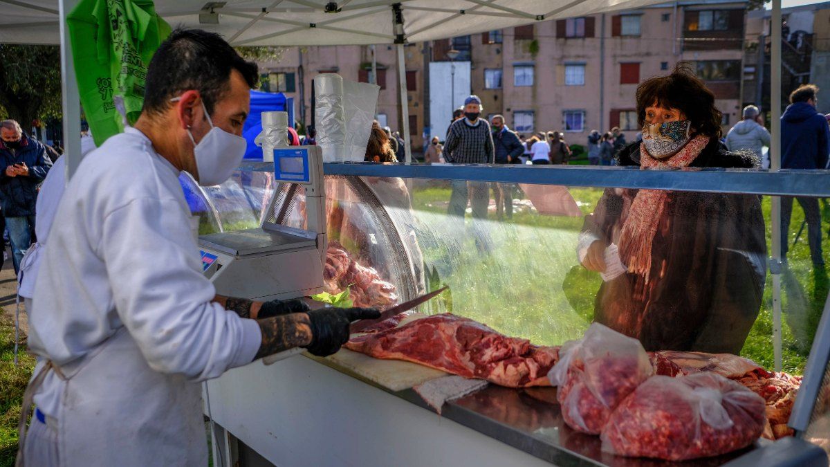 La inflación de alimentos de abril se mantuvo alta. Nuevamente se muestra por encima de la suba promedio de los precios al consumidor (Foto: Diego Izquierdo - Telam)