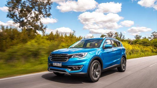 Con el modelo X70, Famly estrena la marca Jetour en la Argentina