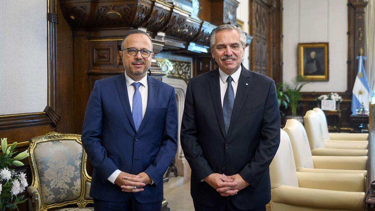 Renunció Antonio Aracre