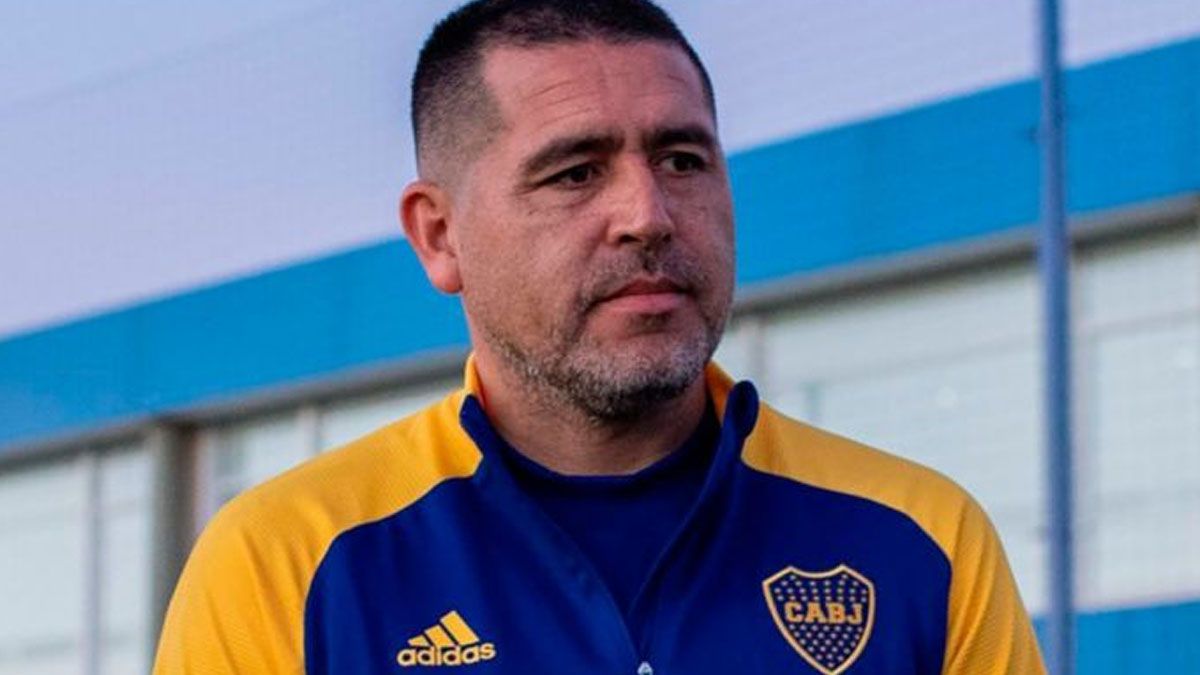 Riquelme va por otra figura mundial: un medio italiano asegura que Boca empezó gestiones por un importante futbolista