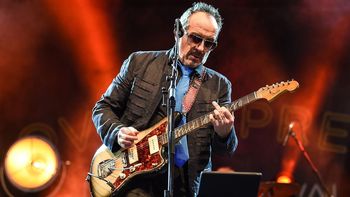 Elvis Costello dejará de tocar uno de sus hits y pide a las radios que ya no pongan dicha canción