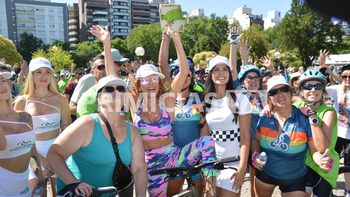 Iliana Calabró encabezó una bicicleteada en Mar del Plata para homenajear a su papá, a 10 años de su muerte