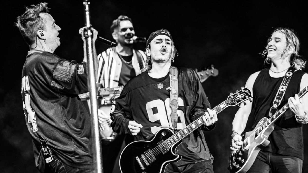 Tan Biónica y Airbag presentan la versión de Arruinarse en vivo en River