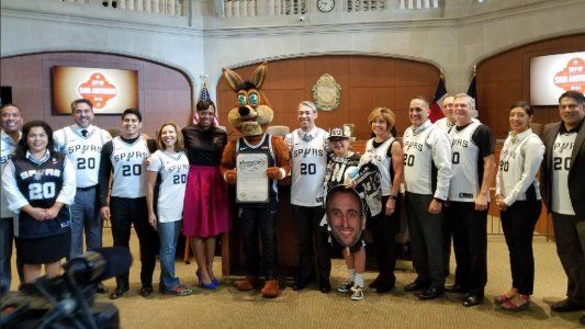 #ManuGinobiliDay: tres días después de su retiro, Ginóbili tuvo su día de homenaje en San Antonio