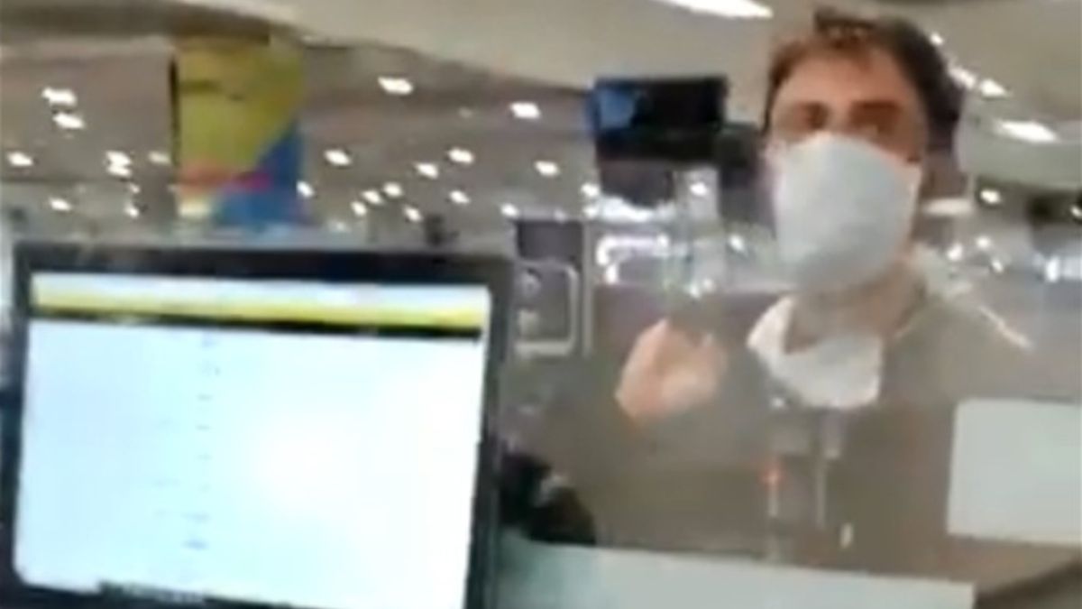 Juan Grabois fue expulsado por los agentes de Migraciones cuando llegó a Colombia (Foto: captura de pantalla).
