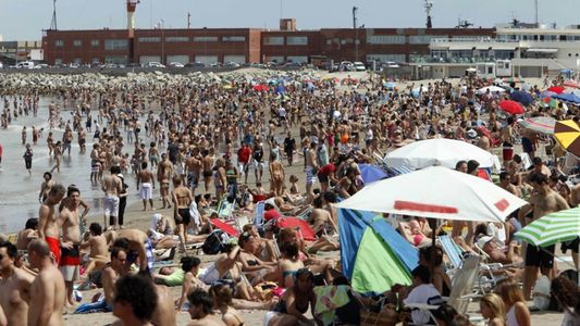 Fin de semana largo: ocupación récord y largas filas para volver a la Ciudad