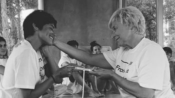 La llamativa experiencia sensorial de Calu Rivero: Recuperar el contacto humano