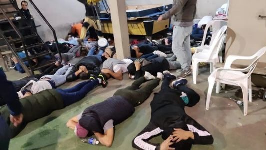 El increíble allanamiento a un casino clandestino que funcionaba en una cancha de piki vóley