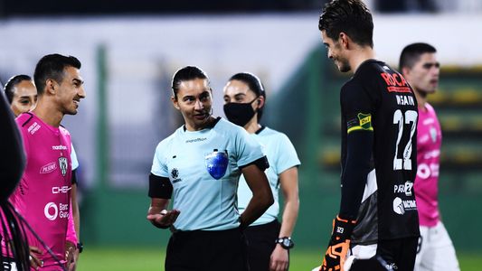 Histórico: el empate entre Defensa e Independiente del Valle fue el primero en ser dirigido por un equipo arbitral de mujeres