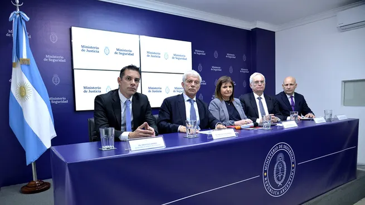Los ministros de Seguridad y Justicia, Patricia Bullrich y Mariano Cúneo Libarona, presentaron un proyecto del nuevo Régimen Penal Juvenil, que el Gobierno Nacional enviará al Congreso,