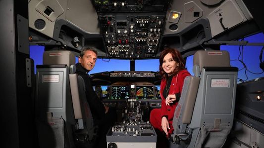 Cristina Kirchner, junto a Sergio Massa: Alguien debería inventar un simulador de presidentes