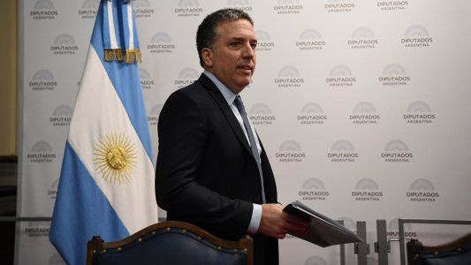 Dujovne viajará a Nueva York la semana próxima para mostrar números del plan a inversores y banqueros