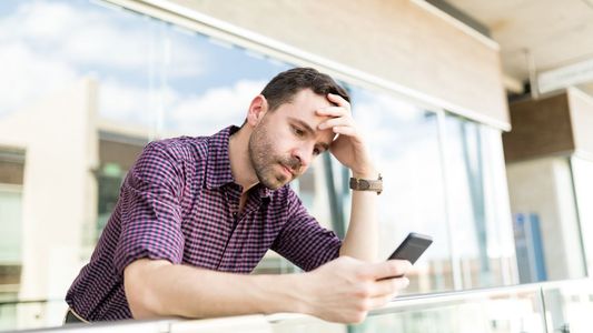 WhatsApp activa una función inesperada: cómo evitar que roben tus datos personales y bancarios