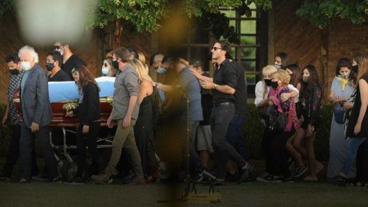 La lista exclusiva de las 40 personas que pudieron presenciar el entierro del cuerpo de Diego Maradona