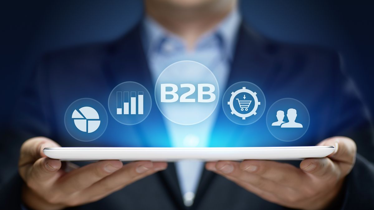 El cliente B2B valora el cumplimiento y la confiabilidad.