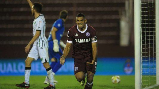 Lanus le sacó del buche un triunfo fundamental a San Martín de San Juan en el último minuto