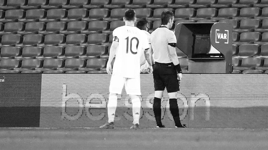 ¿Por qué le anularon el gol de la victoria a Messi a instancias del VAR?