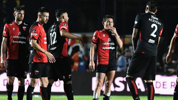 El goleador que invitó a pelear a un hincha de Colón