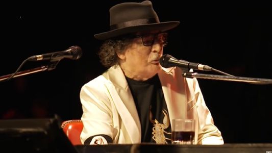 Dos personas a las trompadas en el homenaje a Charly García en el CCK