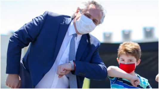 Tiene 33 años, tuvo su séptimo hijo varón y el Presidente será su padrino: ¿de qué se trata esta tradición?