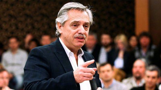 Tras conocer la inflación, Alberto le respondió a Macri con su dedito: Hay índices que le arruinan la vida a la gente