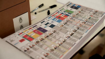 Con el debut de la Boleta Única de Papel a nivel nacional, en estas elecciones legislativas se renuevan 127 bancas de la Cámara de Diputados y 24 del Senado. Con el debut de la Boleta Única de Papel a nivel nacional, en estas elecciones legislativas se renuevan 127 bancas de la Cámara de Diputados y 24 del Senado.