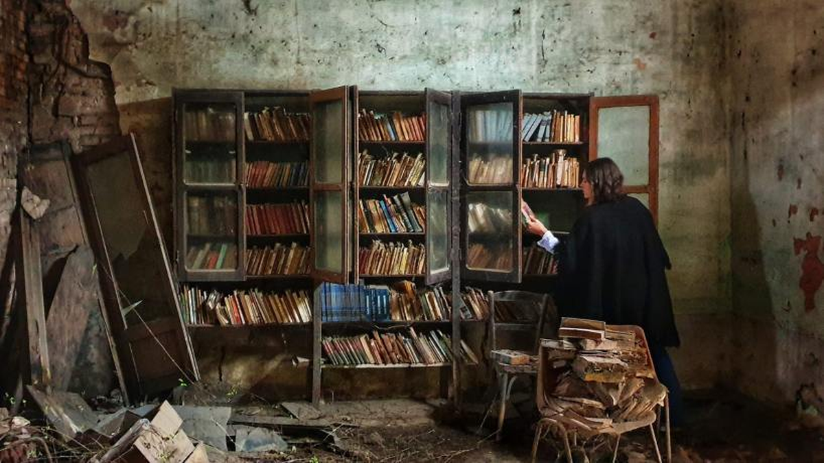 Una biblioteca vac&iacute;a y deteriorada en los sue&ntilde;os puede reflejar tu desconexi&oacute;n con lo que realmente sab&eacute;s (o sos). Foto: Significado de los sue&ntilde;os/Internet.