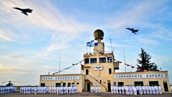 Horror en la Base Espora: un policía irrumpió en unidad militar y apuñaló a varias personas