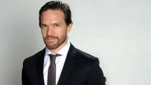 Juan Gil Navarro denunció que saquearon el micro en el que viajaba su sobrina cuando ingresaba a la terminal de Retiro