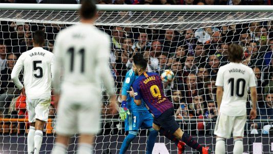 Copa del Rey: Barcelona goleó 3-0 al Real Madrid con un doblete de Suárez y un Messi deslucido