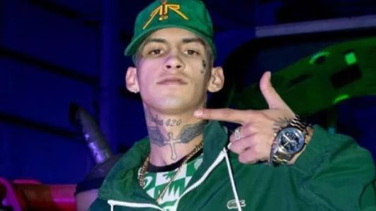 Limusina, carpa y banderas: la vigilia de familiares y amigos de L-Gante para pedir su libertad