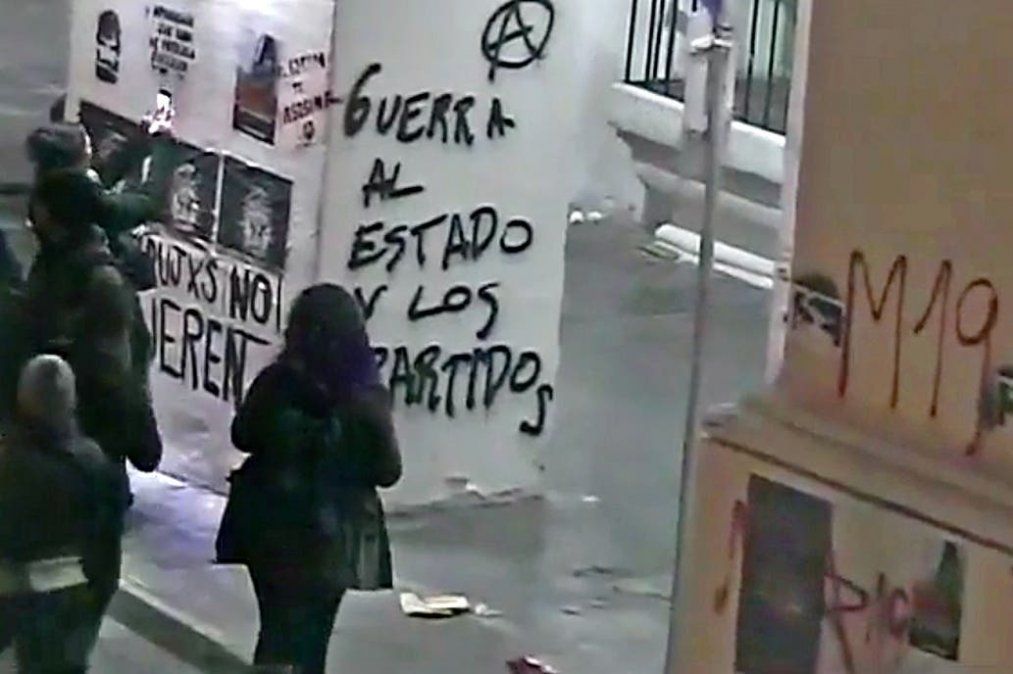 La reacción de Larreta cuando se enteró al aire que volvieron a vandalizar el Cabildo en la marcha por Santiago Maldonado