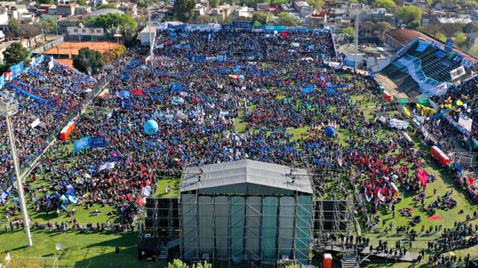 Nueva Chicago culpó al Movimiento Evita por el acto de Alberto Fernández y se puso a disposición de la Justicia