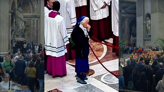 Muerte del Papa Francisco: Quién es la monja que quebró el protocolo de seguridad en el velorio