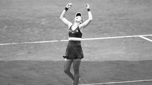 Todo el mundo a sus pies: Sabatini, Paola Suárez y Ginóbili felicitaron a Podoroska